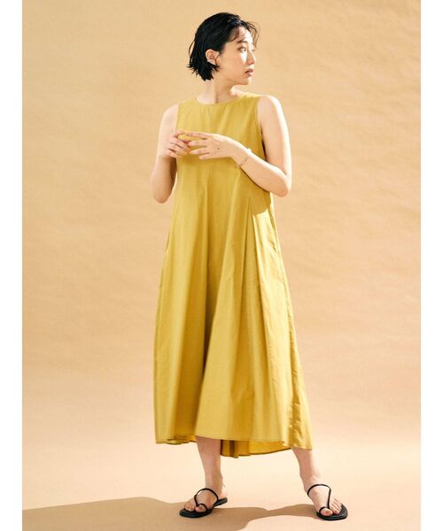 Ungrid（アングリッド）の「タックデザインフレアワンピース（ワンピース・レディース・オフホワイト/ブラック/マスタード・FREE）」の4枚目の写真