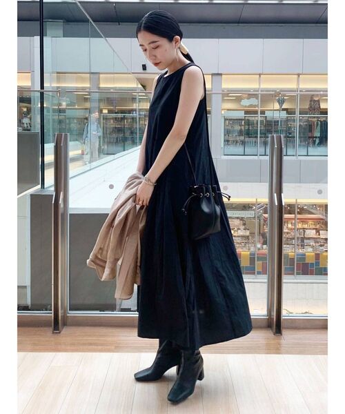 Ungrid（アングリッド）の「タックデザインフレアワンピース（ワンピース・レディース・オフホワイト/ブラック/マスタード・FREE）」の18枚目の写真