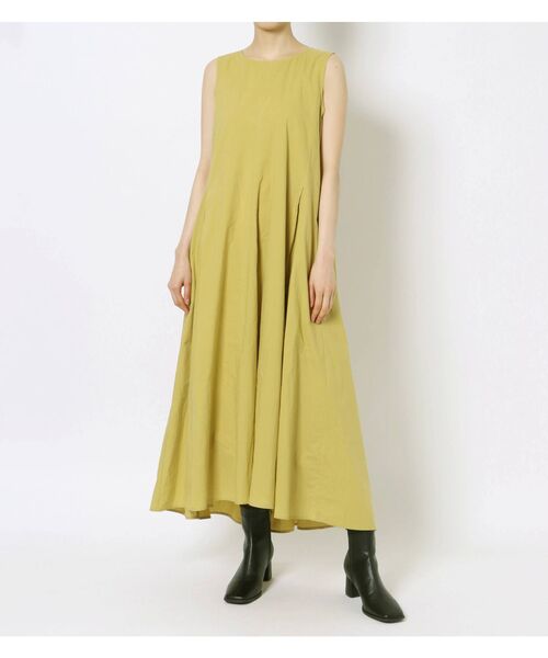 Ungrid（アングリッド）の「タックデザインフレアワンピース（ワンピース・レディース・オフホワイト/ブラック/マスタード・FREE）」の7枚目の写真