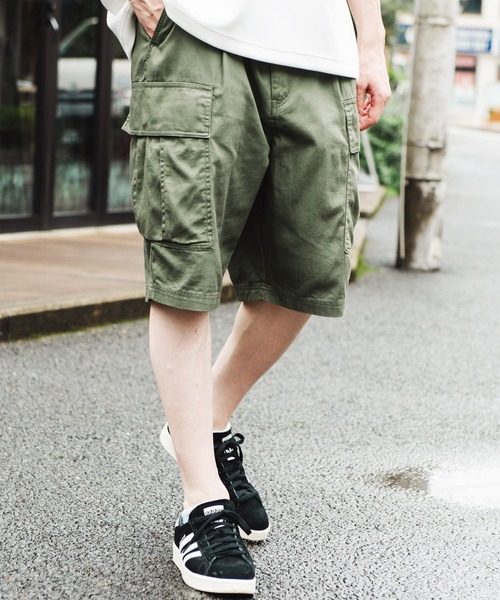 ８(eight)（エイト）の「綾織ワイドショーツ（カーゴパンツ・メンズ・ブラック/オフホワイト/ネイビー/ベージュ/オリーブ・LARGE/MEDIUM/SMALL）」の4枚目の写真