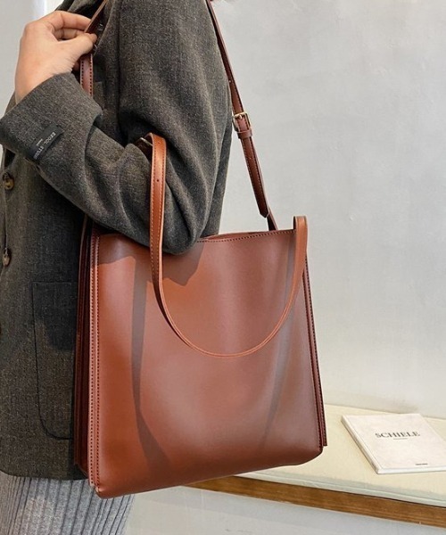 SETUP7（セットアップセブン）の「【SETUP7】スクエアPUショルダートート KNF　※（トートバッグ・レディース・ホワイト/ブラック/ダークブラウン/ブラウン・FREE）」の4枚目の写真