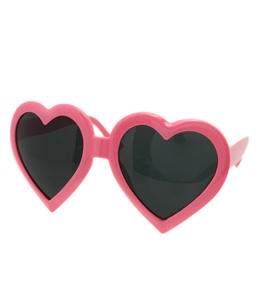 WEGO（ウィゴー）の「WEGO/ハートサングラス（サングラス・レディース・ホワイト/サックスブルー/パープル/ライトパープル/ピンク/ライトピンク/レッド/ブラック/イエロー/ライトイエロー/ブルー/オレンジ/グリーン/ターコイズブルー/ピンク系その他/オレンジ系その他・FREE）」の12枚目の写真