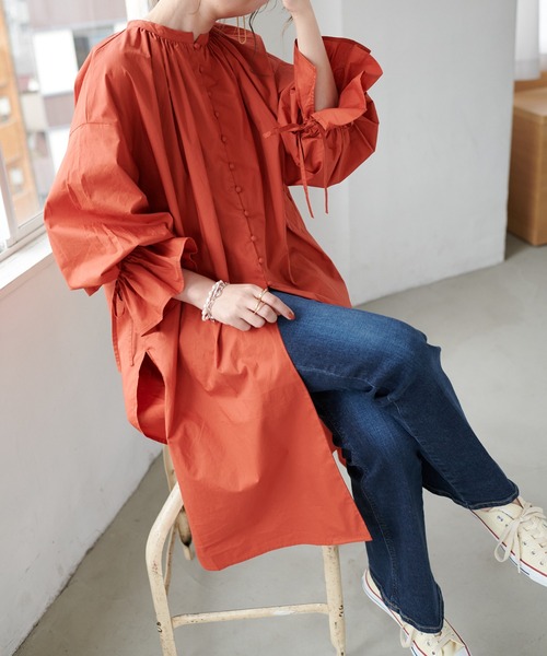 DISCOAT（ディスコート）の「ブロード多釦使いチュニックシャツ（シャツ/ブラウス・レディース・ブラック/オフホワイト/サックスブルー/ブロンズ・FREE）」の4枚目の写真