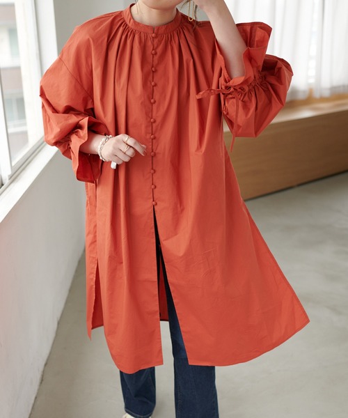 DISCOAT（ディスコート）の「ブロード多釦使いチュニックシャツ（シャツ/ブラウス・レディース・ブラック/オフホワイト/サックスブルー/ブロンズ・FREE）」の7枚目の写真