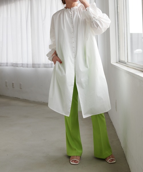 DISCOAT（ディスコート）の「ブロード多釦使いチュニックシャツ（シャツ/ブラウス・レディース・ブラック/オフホワイト/サックスブルー/ブロンズ・FREE）」の11枚目の写真