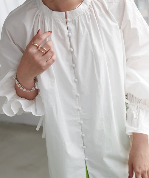 DISCOAT（ディスコート）の「ブロード多釦使いチュニックシャツ（シャツ/ブラウス・レディース・ブラック/オフホワイト/サックスブルー/ブロンズ・FREE）」の17枚目の写真