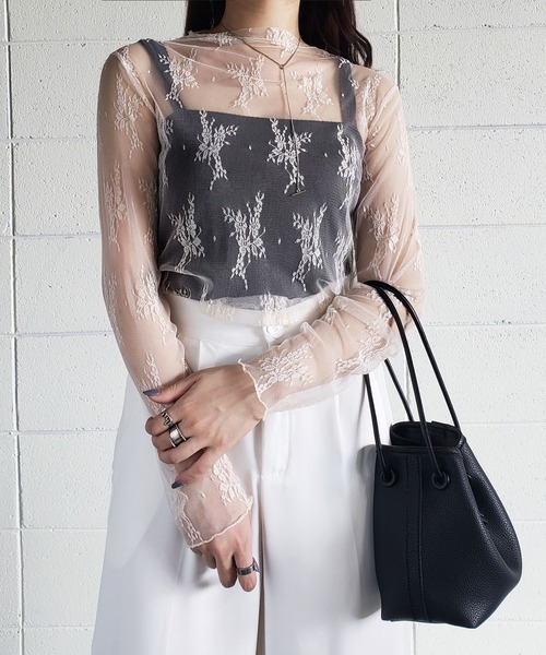 me+em select(ミームセレクト)の「ハーフネック花柄レースメロートップス(Tシャツ/カットソー・レディース・ブルー/キャメル/ホワイト/ピンク/ベージュ/ブラック・FREE)」の4枚目の写真
