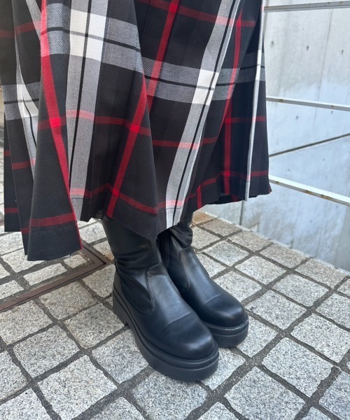 Shoes in Closet（シューズインクローゼット）の「《#極軽》軽量厚底 2段ソール プレーン ロングブーツ 2698（ブーツ・レディース・ブラック/ブラック系8/ダークブラウン系8・LL/M/L/S/3L/XS）」の15枚目の写真