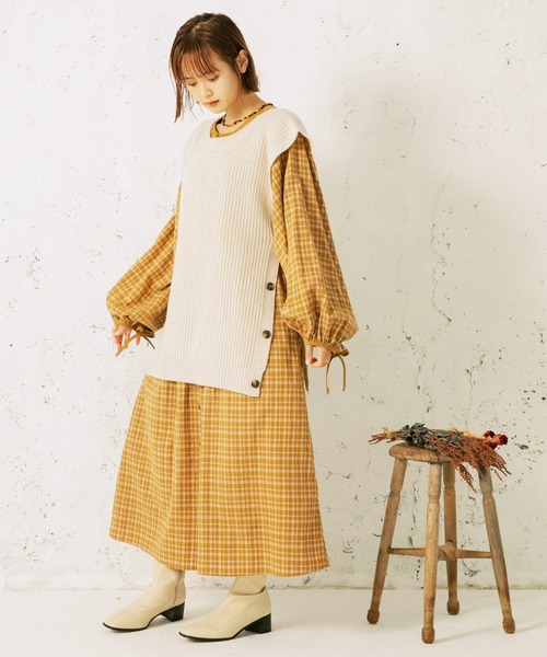 mikke（ミッケ）の「2WAYオーバーサイズニットベスト&ボリュームスリーブショート丈ボレロ（ベスト・レディース・オフホワイト/オリーブ/ブラック/ベージュ・FREE）」の8枚目の写真