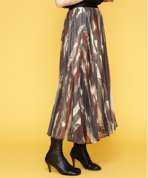 FLOML(フロム)の「【FLOML】ドローイングストライププリントスカート(スカート・レディース・ブラウン・38)」の4枚目の写真