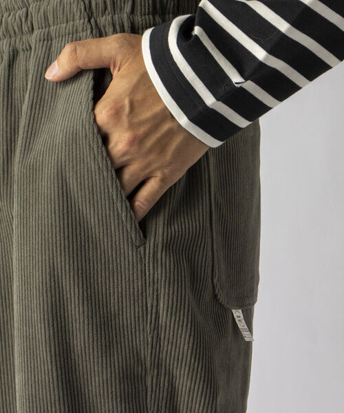 NOLLEY'S goodman(ノーリーズグッドマン)の「【WORK ABOUT/ワークアバウト】PHILLIP PANTS コーデュロイ ワイド イージー ストレッチ パンツ(その他パンツ・メンズ・ピンク/ブラック/オリーブ/モカ/オフホワイト・S/M/L)」の22枚目の写真