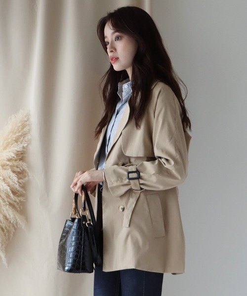 BLUEEAST（ブルーイースト）の「ショートトレンチコート（トレンチコート・レディース・ブラック/ベージュ・MEDIUM）」の3枚目の写真