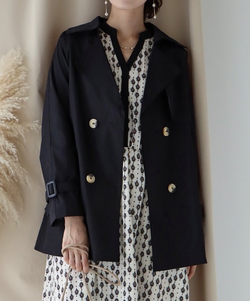 BLUEEAST（ブルーイースト）の「ショートトレンチコート（トレンチコート・レディース・ブラック/ベージュ・MEDIUM）」の8枚目の写真