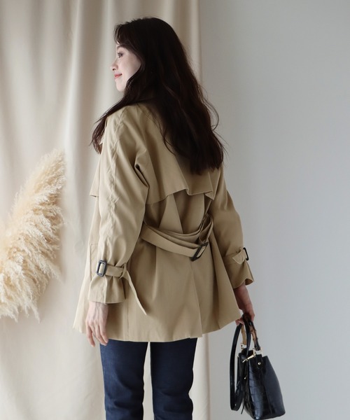 BLUEEAST（ブルーイースト）の「ショートトレンチコート（トレンチコート・レディース・ブラック/ベージュ・MEDIUM）」の15枚目の写真
