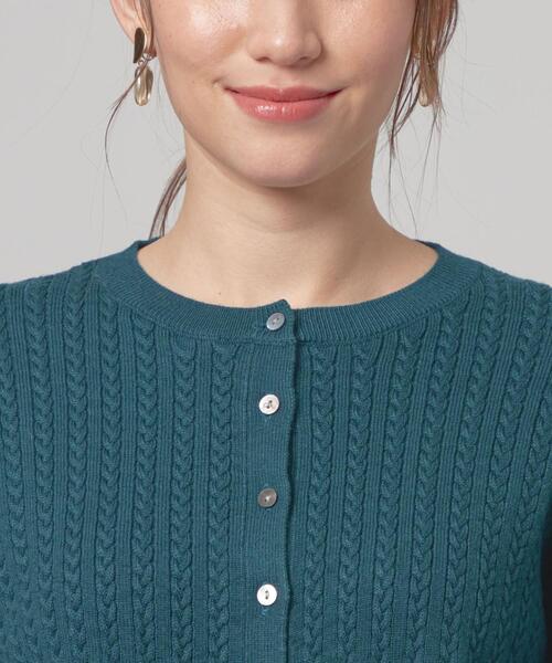 closet story(クローゼットストーリー)の「<closet story>アミジ ショート カーディガン -ウォッシャブル-(カーディガン/ボレロ・レディース・ダークグリーン/ブラック・FREE)」の6枚目の写真