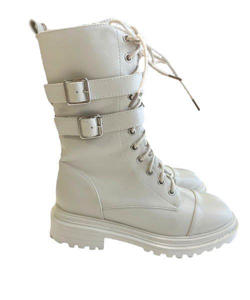 titty＆Co. PETIT by poyo（ティティーアンドコープティバイポヨ）の「【titty&Co.PETIT by POYO】レースアップミドルブーツ（ブーツ・レディース・ホワイト/ブラック・FREE）」の5枚目の写真