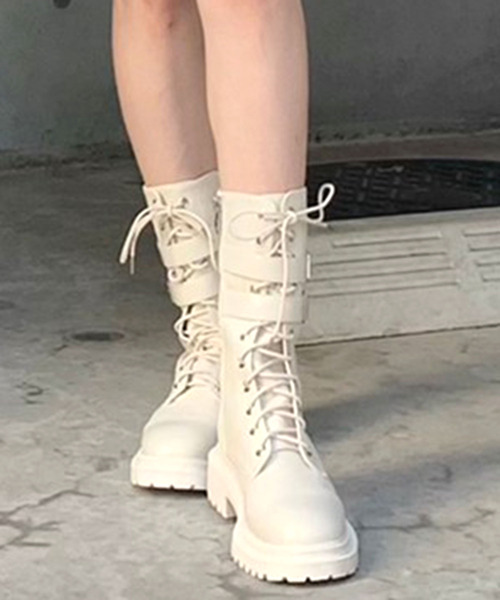 titty＆Co. PETIT by poyo（ティティーアンドコープティバイポヨ）の「【titty&Co.PETIT by POYO】レースアップミドルブーツ（ブーツ・レディース・ホワイト/ブラック・FREE）」の9枚目の写真