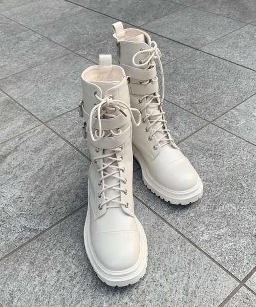 titty＆Co. PETIT by poyo（ティティーアンドコープティバイポヨ）の「【titty&Co.PETIT by POYO】レースアップミドルブーツ（ブーツ・レディース・ホワイト/ブラック・FREE）」の6枚目の写真