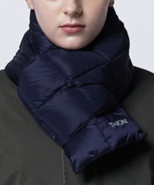 TAION(タイオン)の「【 TAION / タイオン 】ベーシック ダウンマフラー TAION2012 DON(マフラー・レディース・ブラック/ナチュラル/パープル/カーキ/レッド/グレー/イエロー/オリーブドラブ/ライトブルー/ベージュ/ブルー/ターコイズブルー/ダークグレー/ダークオレンジ/チャコール/グリーン/ネイビー/ダークブラウン/オフホワイト/サックスブルー/キャメル/オレンジ・FREE)」の13枚目の写真