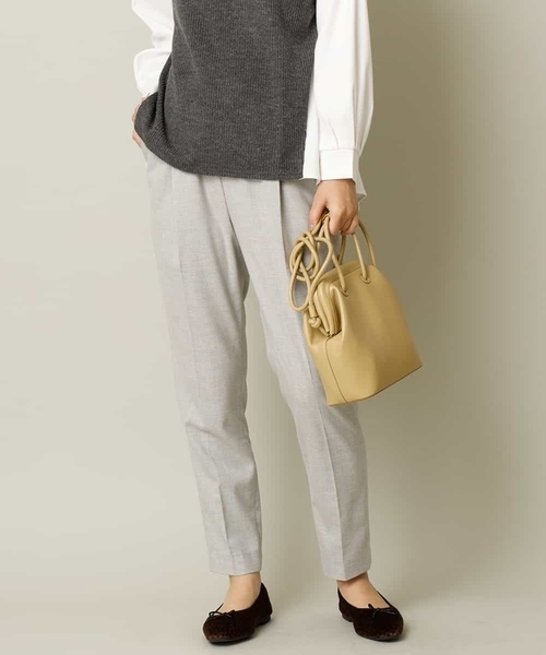 a.v.v（アーヴェヴェ）の「【3Dパンツ】イージーテーパードパンツ（その他パンツ・レディース・ライトグレー/チャコールグレー/ブラック/ベージュ/ブルー/クリーム・36/34/38/40/42）」の4枚目の写真