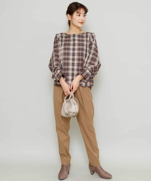 a.v.v（アーヴェヴェ）の「【3Dパンツ】イージーテーパードパンツ（その他パンツ・レディース・ライトグレー/チャコールグレー/ブラック/ベージュ/ブルー/クリーム・36/34/38/40/42）」の14枚目の写真