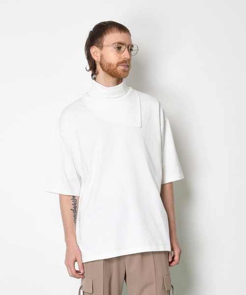 SUPERTHANKS（スーパーサンクス）の「タートルネックオーバーサイズビッグシルエットTシャツ(ユニセックス)（Tシャツ/カットソー・メンズ・ホワイト/ブラック/モカ・L/S/M）」の2枚目の写真