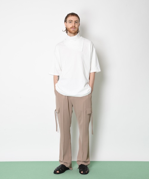 SUPERTHANKS（スーパーサンクス）の「タートルネックオーバーサイズビッグシルエットTシャツ(ユニセックス)（Tシャツ/カットソー・メンズ・ホワイト/ブラック/モカ・L/S/M）」の8枚目の写真