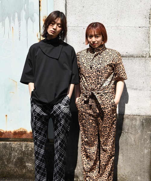 SUPERTHANKS（スーパーサンクス）の「タートルネックオーバーサイズビッグシルエットTシャツ(ユニセックス)（Tシャツ/カットソー・メンズ・ホワイト/ブラック/モカ・L/S/M）」の22枚目の写真