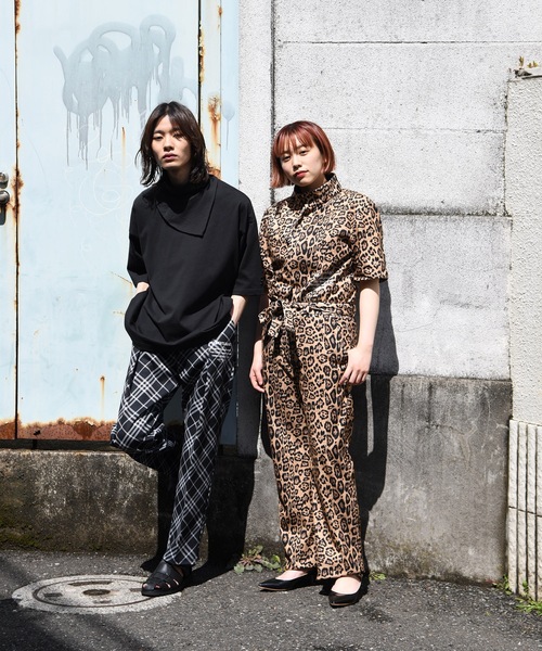 SUPERTHANKS（スーパーサンクス）の「タートルネックオーバーサイズビッグシルエットTシャツ(ユニセックス)（Tシャツ/カットソー・メンズ・ホワイト/ブラック/モカ・L/S/M）」の17枚目の写真