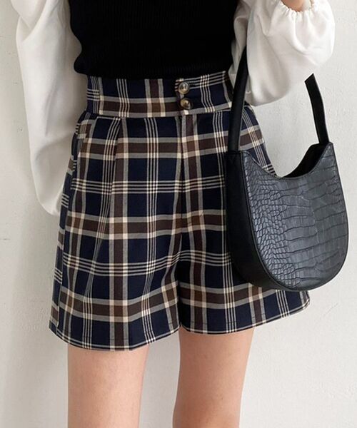 MAJESTIC LEGON（マジェスティックレゴン）の「ハイウエストレディショーパン（その他パンツ・レディース・ブラック/グレイッシュベージュ/ブルー系その他4/アイボリー・MEDIUM）」の8枚目の写真