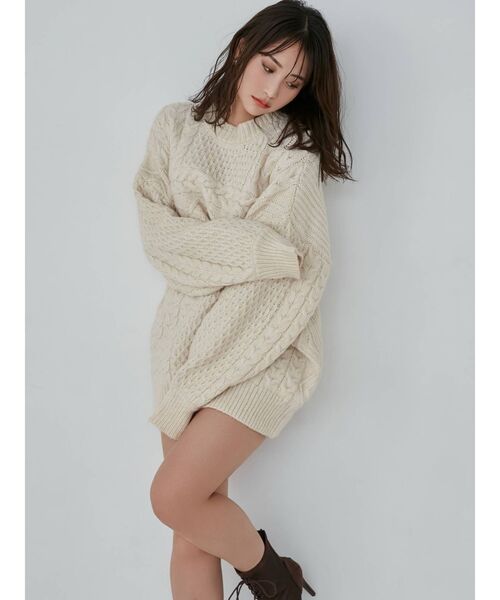 RESEXXY(リゼクシー)の「ケーブルボリュームニットチュニック(ニット/セーター・レディース・オフホワイト/ブラック/キャメル・FREE)」の21枚目の写真
