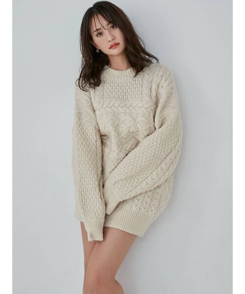 RESEXXY(リゼクシー)の「ケーブルボリュームニットチュニック(ニット/セーター・レディース・オフホワイト/ブラック/キャメル・FREE)」の20枚目の写真