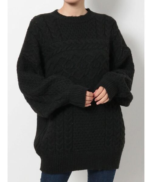 RESEXXY(リゼクシー)の「ケーブルボリュームニットチュニック(ニット/セーター・レディース・オフホワイト/ブラック/キャメル・FREE)」の5枚目の写真