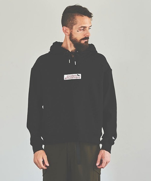 Modern Amusement(モダンアミューズメント)の「ModernAmusement/モダンアミューズメント/スウェットフーディー(パーカー・メンズ・ホワイト/グレー/ブラック・LARGE/MEDIUM)」の2枚目の写真