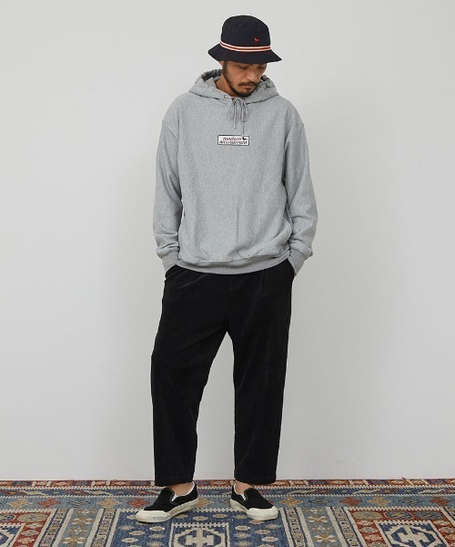 Modern Amusement(モダンアミューズメント)の「ModernAmusement/モダンアミューズメント/スウェットフーディー(パーカー・メンズ・ホワイト/グレー/ブラック・LARGE/MEDIUM)」の6枚目の写真