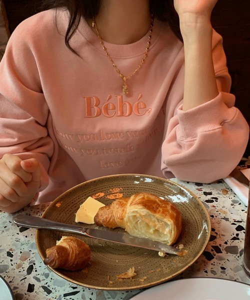 ROOPTOKYO（ループトウキョウ）の「カラーロゴ刺繍スウェットトレーナー（スウェット・レディース・ベージュ/ピンク/ラベンダー/ネイビー/ブラック・FREE）」の5枚目の写真