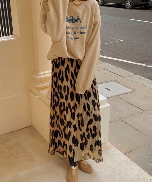 ROOPTOKYO（ループトウキョウ）の「カラーロゴ刺繍スウェットトレーナー（スウェット・レディース・ベージュ/ピンク/ラベンダー/ネイビー/ブラック・FREE）」の11枚目の写真