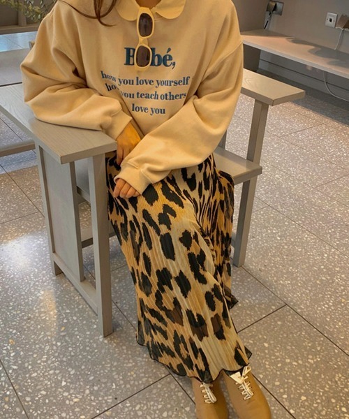 ROOPTOKYO（ループトウキョウ）の「カラーロゴ刺繍スウェットトレーナー（スウェット・レディース・ベージュ/ピンク/ラベンダー/ネイビー/ブラック・FREE）」の13枚目の写真