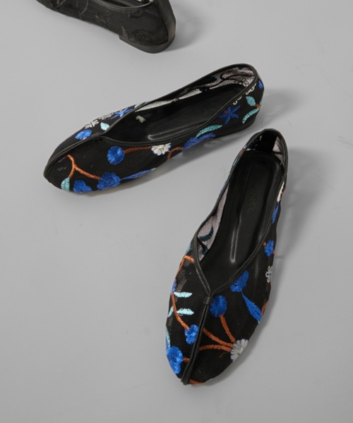 Solace（ソレイス）の「シアーエンブロイダリーチャイナパンプス（パンプス・レディース・ブラック/ブルー/ナチュラル・LL/M/L）」の3枚目の写真