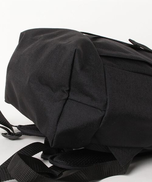 Manhattan Portage（マンハッタンポーテージ）の「Manhattan Portage/マンハッタンポーテージ バックパック Washington SQ MP1220（バックパック/リュック・メンズ・ブラック×レッド・FREE）」の2枚目の写真