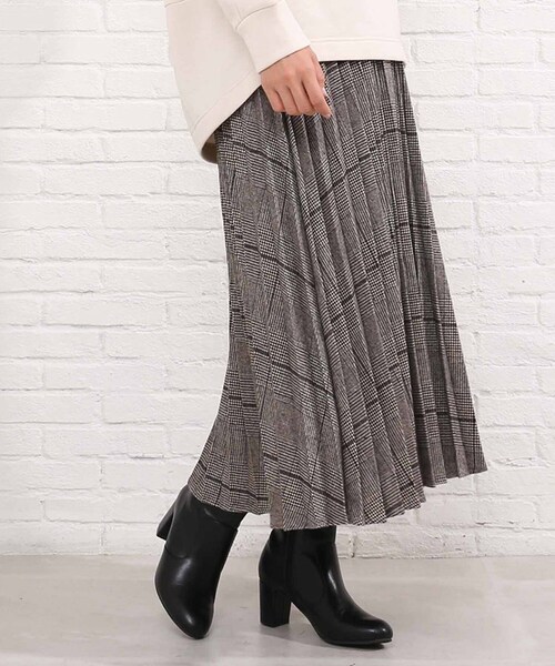 SHOO・LA・RUE（シューラルー）の「◆チェック柄プリーツスカート（スカート・レディース・ブラック系1/ダークブラウン系1/ブラウン系その他2・00）」の2枚目の写真