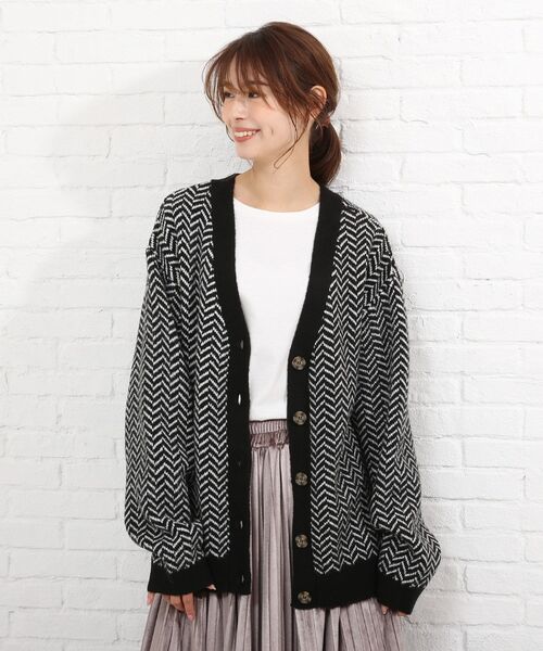 SHOO・LA・RUE(シューラルー)の「◆へリンボーン柄ジャガードニットカーディガン(カーディガン/ボレロ・レディース・ベージュ系その他6/ブラック系3・00)」の1枚目の写真