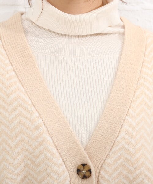 SHOO・LA・RUE(シューラルー)の「◆へリンボーン柄ジャガードニットカーディガン(カーディガン/ボレロ・レディース・ベージュ系その他6/ブラック系3・00)」の7枚目の写真