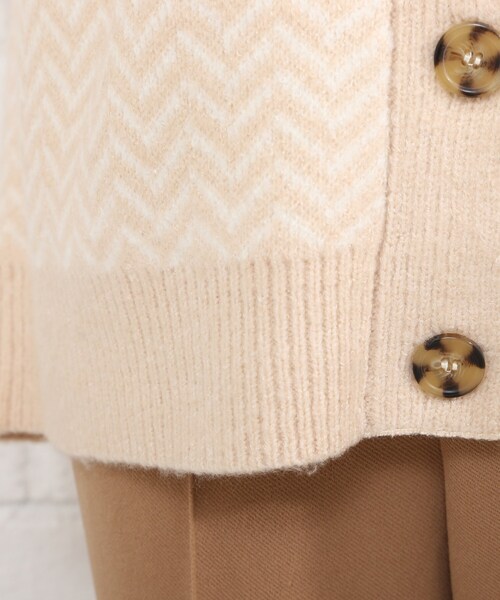 SHOO・LA・RUE(シューラルー)の「◆へリンボーン柄ジャガードニットカーディガン(カーディガン/ボレロ・レディース・ベージュ系その他6/ブラック系3・00)」の11枚目の写真
