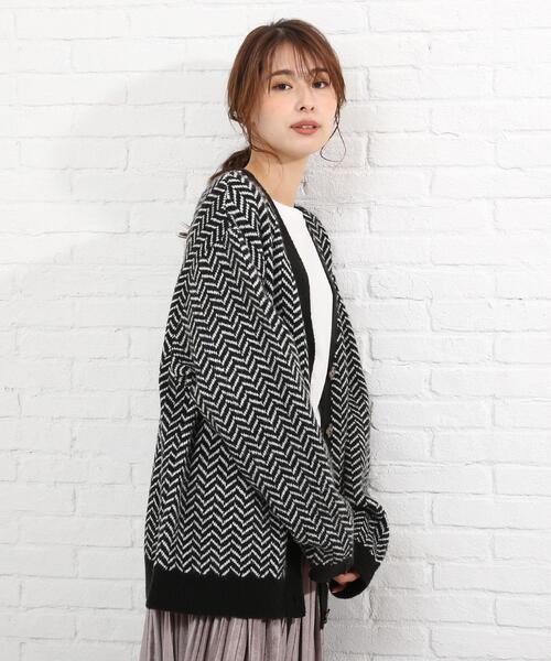 SHOO・LA・RUE(シューラルー)の「◆へリンボーン柄ジャガードニットカーディガン(カーディガン/ボレロ・レディース・ベージュ系その他6/ブラック系3・00)」の13枚目の写真