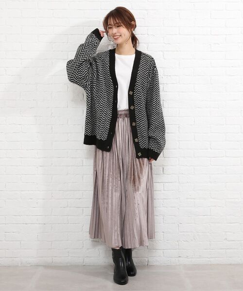 SHOO・LA・RUE(シューラルー)の「◆へリンボーン柄ジャガードニットカーディガン(カーディガン/ボレロ・レディース・ベージュ系その他6/ブラック系3・00)」の14枚目の写真