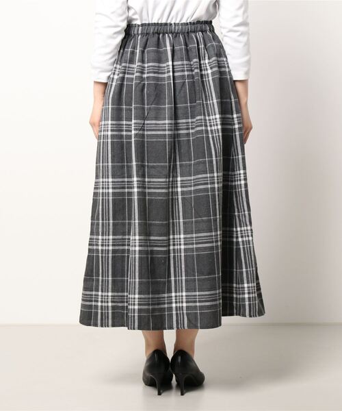 Samansa Mos2 blue（サマンサモスモスブルー）の「チェックギャザースカート（スカート・レディース・チャコール/ブラウン/ライトベージュ・ﾌﾘ-）」の4枚目の写真