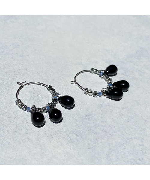 tone(トーン)の「【-lensa-】ブラック×クリアビーズ♡モノトーンフープピアス(MA)(ピアス(両耳用)・レディース・シルバー・FREE)」の10枚目の写真