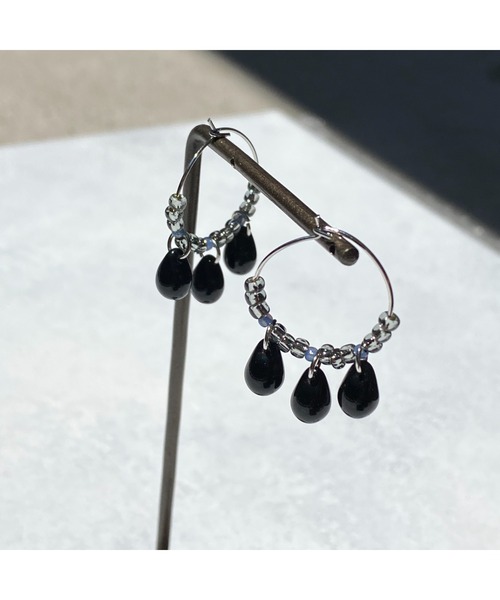 tone(トーン)の「【-lensa-】ブラック×クリアビーズ♡モノトーンフープピアス(MA)(ピアス(両耳用)・レディース・シルバー・FREE)」の7枚目の写真