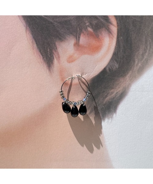 tone(トーン)の「【-lensa-】ブラック×クリアビーズ♡モノトーンフープピアス(MA)(ピアス(両耳用)・レディース・シルバー・FREE)」の4枚目の写真